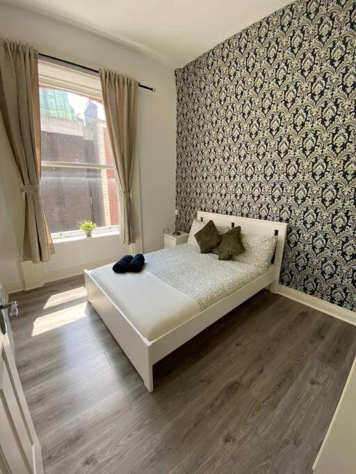 Deluxe Duplex Talbot St Sleeps 8