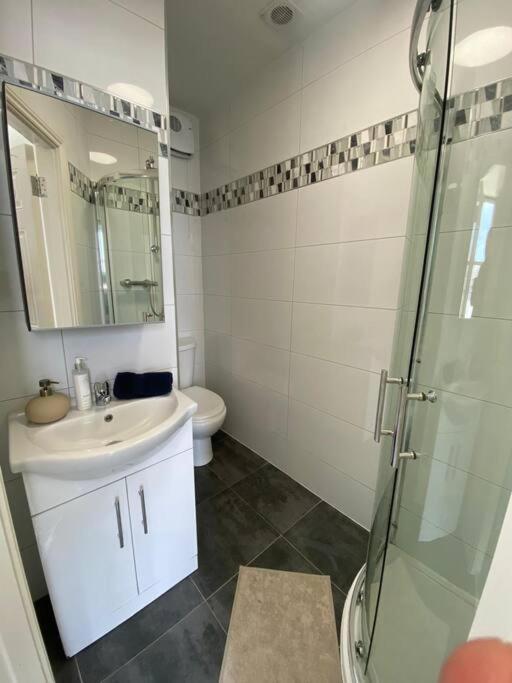 Deluxe Duplex Talbot St Sleeps 8 Apartment Dublin