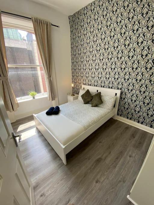 Deluxe Duplex Talbot St Sleeps 8 *