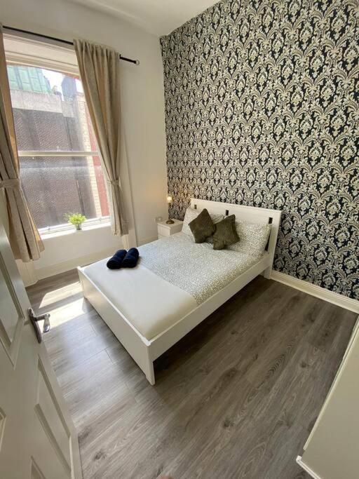 Deluxe Duplex Talbot St Sleeps 8 Apartment *