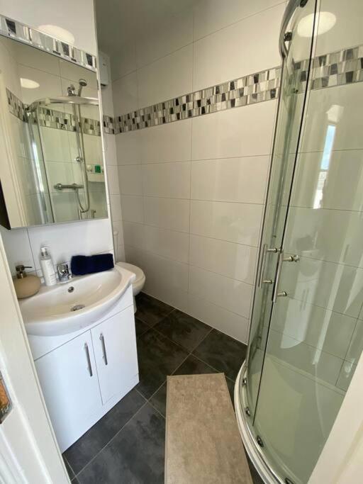 Apartment Deluxe Duplex Talbot St Sleeps 8 *